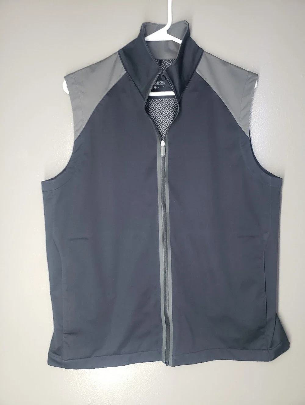 Nike Golf Mens Black Gray Vest Size Large Polyester Full Zip